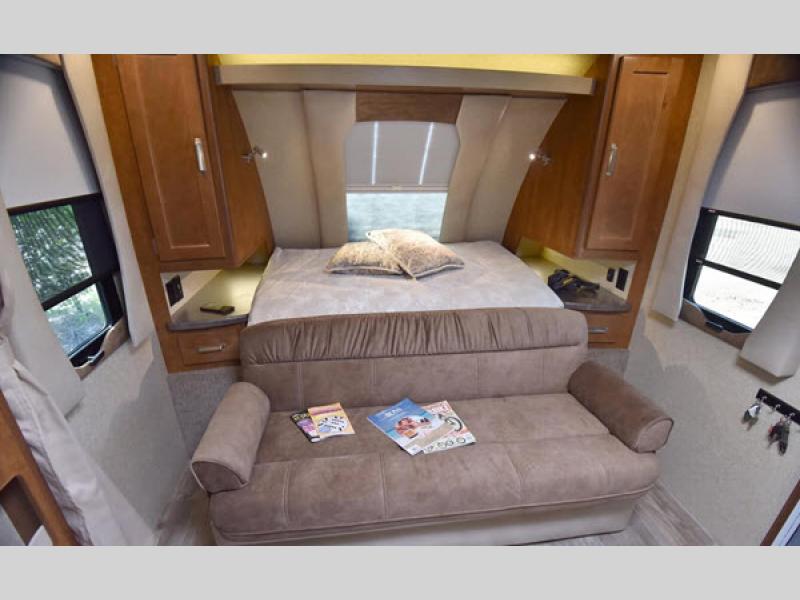 2020 lance travel trailer bedroom
